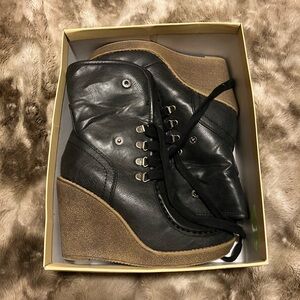 Mossimo Kamea Wedge Ankle Boots - Size 7